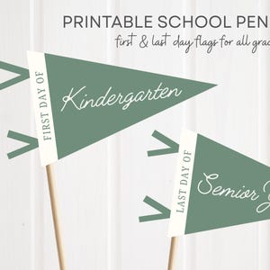 Banderines imprimibles para el primer y último día de clases. Accesorio vintage verde para fotos escolares. Bandera de regreso a clases para niños y niñas de todos los grados. Banderas para armar tú mismo.