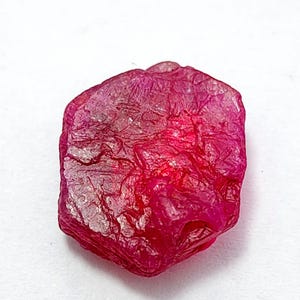 Naturlig röd rubin Burma grov lös ädelsten S44