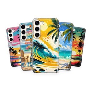 Peut inclure: Plusieurs coques de téléphone avec des motifs de plage colorés. Chaque coque présente une scène tropicale différente, avec des palmiers, des vagues et des couchers de soleil. Une coque affiche le texte "BE CRA, BE STUF, BE WE, Be what, fe is too, TO BE ANYT, BU, HA".