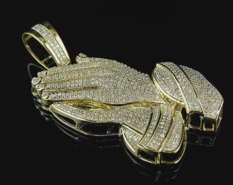 Hänge med bedjande händer, 1,80 karat rund kubisk zirkonia, 14 karat gult guldplätering