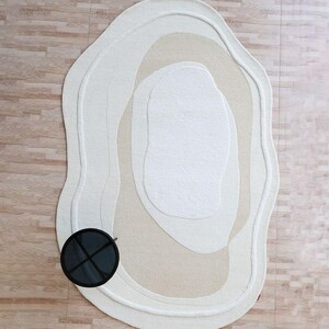 Hand Tufted Wool Rug – Modern Freeform Design in Cream & Beige – Irregular Organic Shape Carpet
