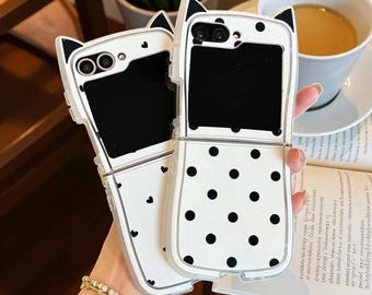 Telefoonhoesje kattenoor met stippen en parelketting Galaxy Z Flip 7/6/5/4/3 5G