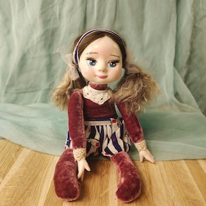 Muñeca de arcilla Fiumo hecha a mano: Muñeca de interior coleccionable