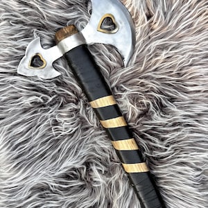 Hacha de doble hoja de fantasía hecha a mano / Hacha de batalla de inspiración vikinga / Arma de cosplay personalizada / Hacha de exhibición / Hacha de fantasía coleccionable / Regalo para él