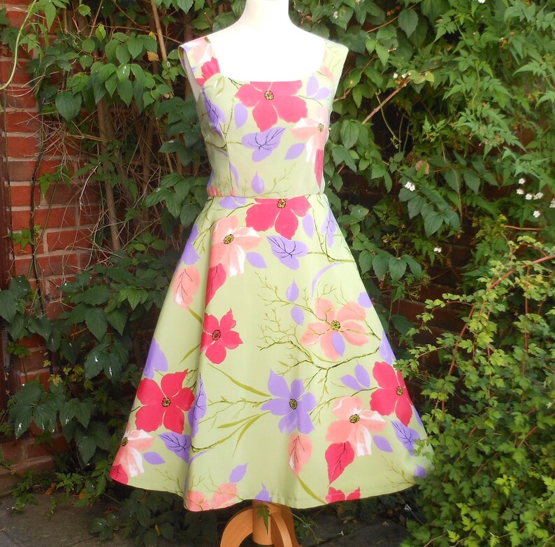 Vintage 1950s hand made dress UK 12, US 10 green, a one-off image 3