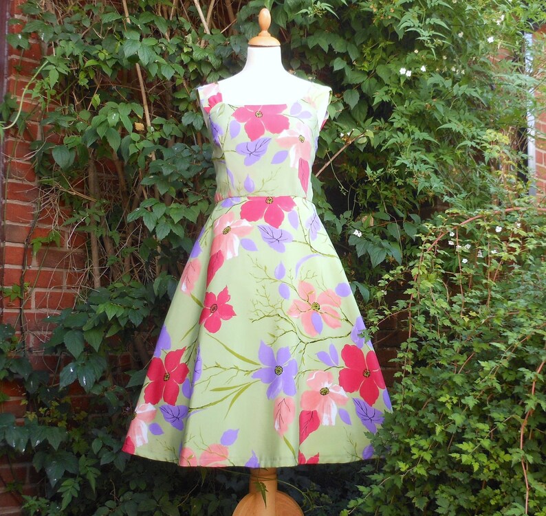 Vintage 1950s hand made dress UK 12, US 10 green, a one-off image 1
