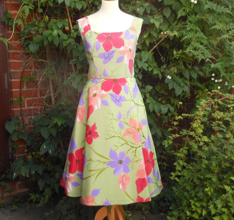 Vintage 1950s hand made dress UK 12, US 10 green, a one-off image 4