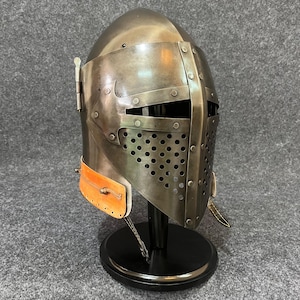Gran casco de cruzado medieval / Casco de caballero de acero de 18 g / Armadura templaria para LARP, cosplay de fantasía y recreación histórica / Casco listo para la batalla