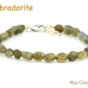 Dainty Labradorite Bracelet, Genuine Labradorite Bracelet, Labradorite Stackable Bracelet, Meditation Bracelet, Healing Chakra, Protection,