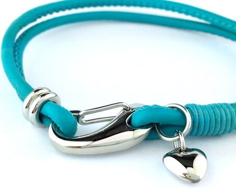 MCBC010602) 2.5mm Genuine Nappa Leather with Stainless Steel Shrimp Clasp with Heart Charm Bracelet (19cm / 7 1/2")