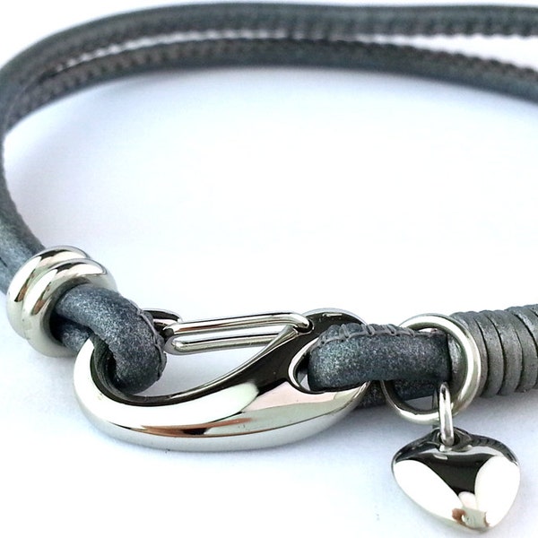 MCBC010603) 2,5 mm véritable métallique en cuir Nappa avec acier inoxydable fermoir crevettes avec coeur charme Bracelet (19cm / 7 1/2 ")