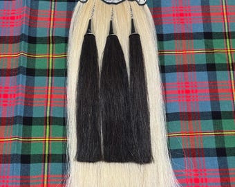 Skotskt vitt hästhår Sporran 100 % original tre svarta tofsar Säckpipa Long Kilt Sporran med kedjebälte