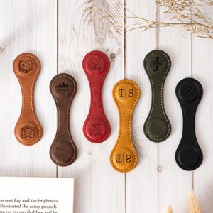 Personalized Leather Magnetic Bookmark, Custom Name Bookmark, Reader Gift,Birthday Gift, Book Lover Gift, Gift for Teacher, Couples Bookmark
