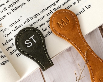 Custom leather bookmarks, Gifts for reader, Gift for Book Lovers, Bridesmaid gift, Personalized Bookmark, Wedding gift, Back to School Gifts