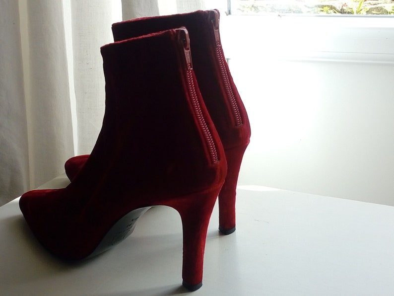 Vintage YVES SAINT LAURENT Red Velvet Ankle Boots Ysl Pointed Toe High Heels Runway Ankle Boots Us7 image 5