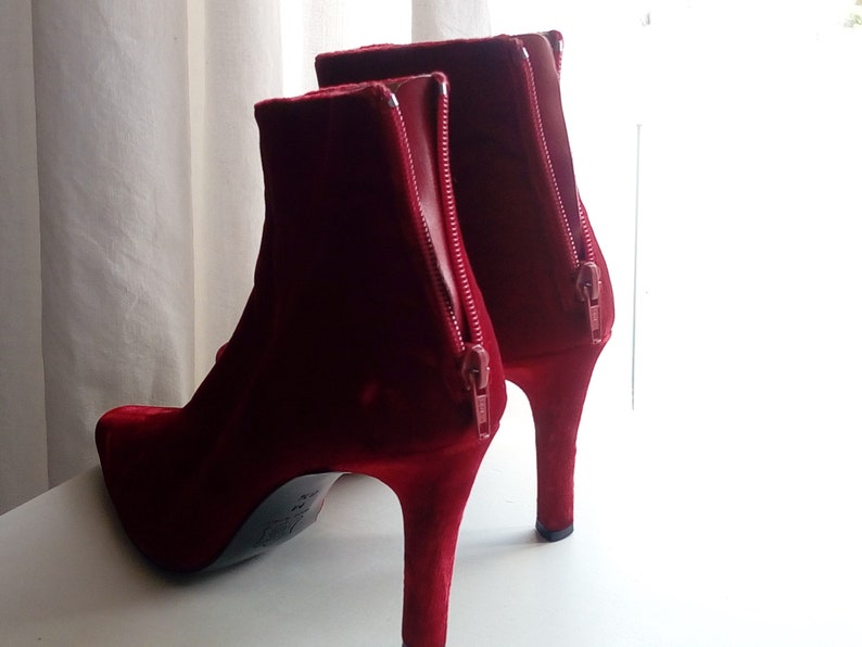 Vintage YVES SAINT LAURENT Red Velvet Ankle Boots Ysl Pointed Toe High Heels Runway Ankle Boots Us7 image 7