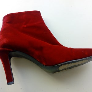 Vintage YVES SAINT LAURENT Red Velvet Ankle Boots Ysl Pointed Toe High Heels Runway Ankle Boots Us7 image 4