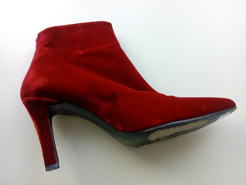 Vintage YVES SAINT LAURENT Red Velvet Ankle Boots Ysl Pointed Toe High Heels Runway Ankle Boots Us7 image 4