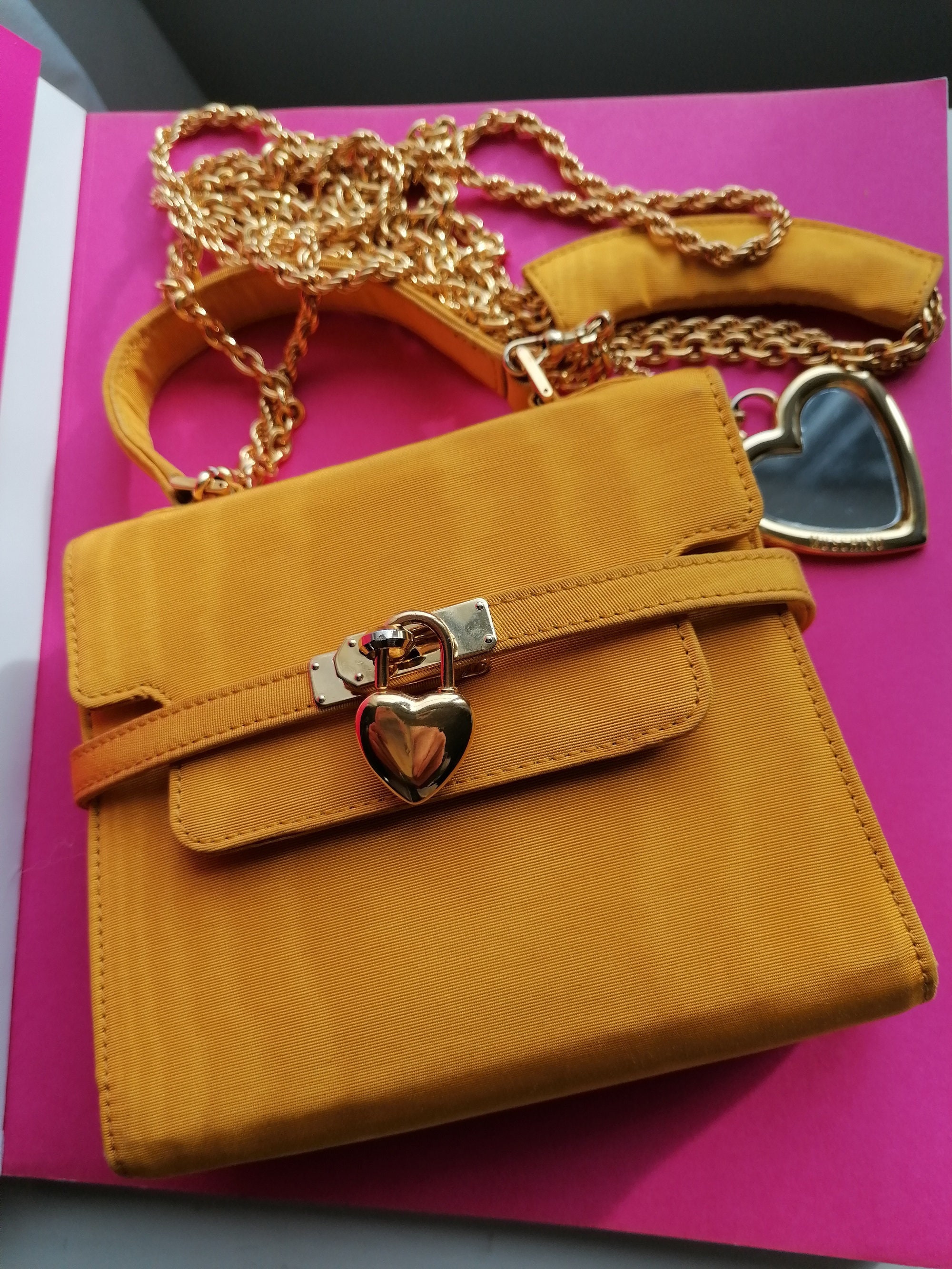 moschino redwall history