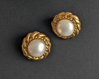 CHANEL Vintage Gold Plated Earrings