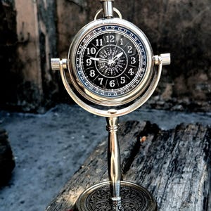 Modern Brass Table Clock: Minimalist Desk & Mantel Decor