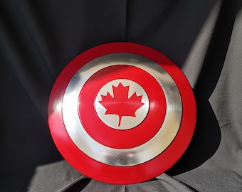 Gepersonaliseerde Captain Canada-schildreplica: handgemaakte staal en leer cosplay prop