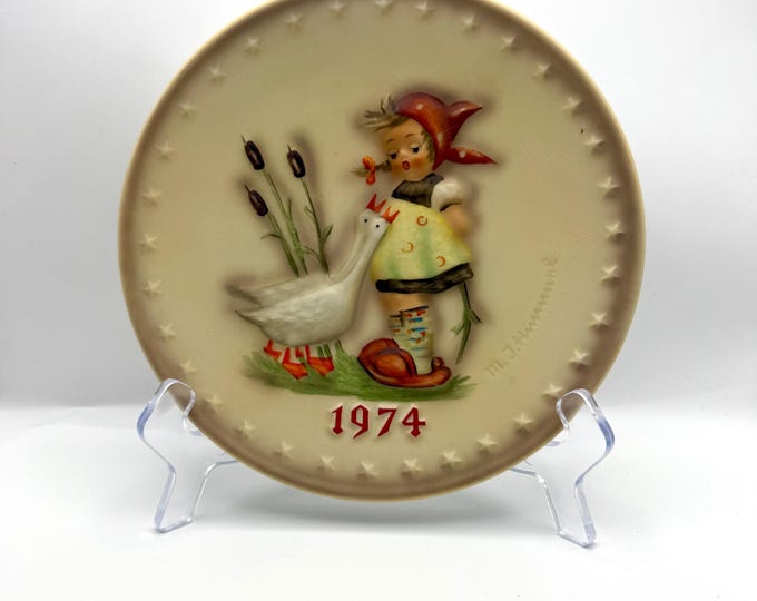 Goebel Hummel Annual Plate 1974 Hum 267 West Germany Girl with Goose Vintage