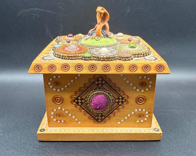Vintage Heidi Kummli Handcrafted Beadwork & Wood Inlay Box, Cobra Totem Mixed Media Art, Signed Artist Keepsake Box