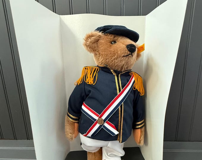 Steiff Captain Strong Bear 0156/34 w/ Box – Margaret Woodbury Museum LE