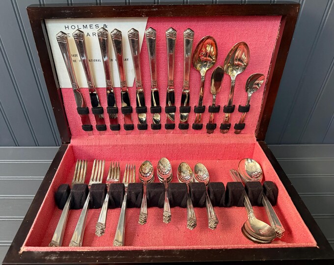 Vintage Holmes & Edwards “Bright Future” Silverplate Flatware Set – Service for 8 (International Silver Co.)
