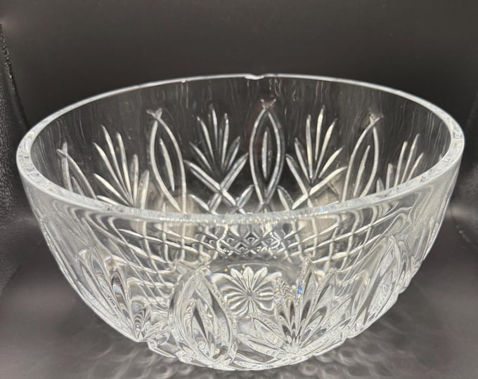 Vintage Waterford Crystal Bowl – 10” Wide, 6” Tall – Cut Glass Pedestal Bowl with Starburst & Leaf Motif
