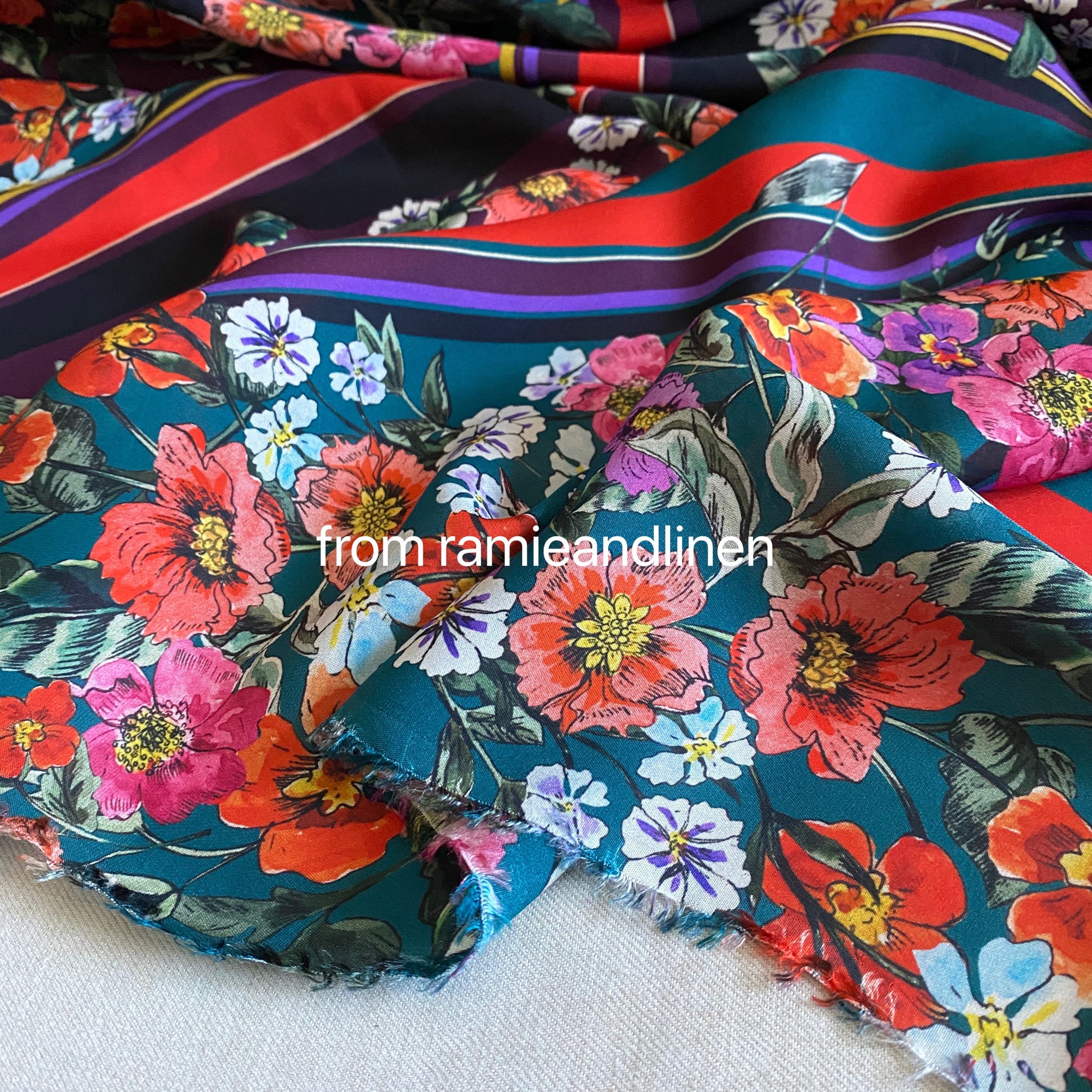 小物 Y's RAYON SILK BLURRY FLOWER PRINT STOLE Cherry Blossom Scarf. Floral print linen-weave pashmina