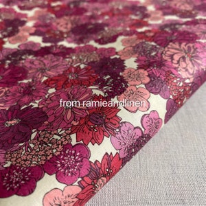 Tessuto di cotone LIBERTY, Tana Lawn, tessuto di cotone setoso fine con stampa floreale rosa e rossa, mezzo metro per 53" di larghezza
