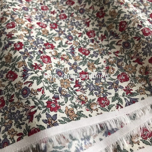 tissu japonais, mini sergé de coton à imprimé floral sur fond crème, campagne, un demi-mètre sur 58" de large