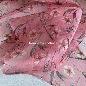 Seidenstoff, halber Hof bei 138 cm Breite, rosa Blumen bedruckt, Seidenorganza