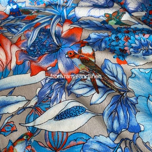 Seidenstoff, Digitaldruck, Vögel in blauen Blumen drucken, Fischgrät Jacquard elastischer Seiden Krepp Satin, 19-20 mm, 52 cm breit