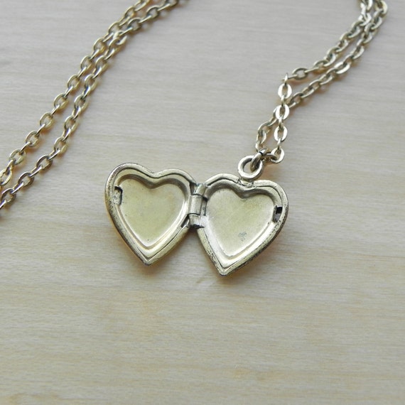 Heart-Shaped Locket Pendant Necklace - image 7