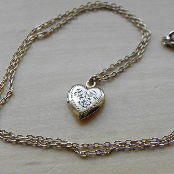 Heart-Shaped Locket Pendant Necklace - image 4