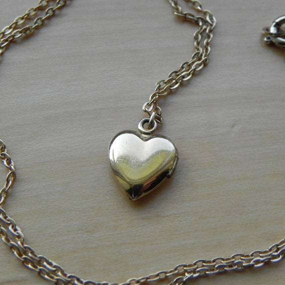 Heart-Shaped Locket Pendant Necklace - image 5