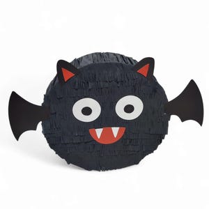 Bat Pinata for Halloween Party – Cute Vampire Bat – Classic or Pull String – 60x40cm with Wings