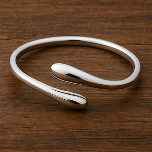 Anello aperto minimalista in argento sterling / Anello avvolgente moderno regolabile / Anello a polsino stile serpente / Regalo di gioielli per lei o per lui / KAUSARJEWELS