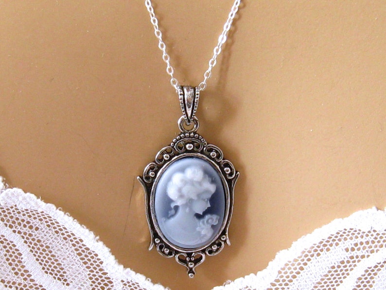 Collier Cameo Bleu: Femme Victorienne Petit Collier Cameo Bleu, Argent Sterling, Look Vintage Bijoux Victoriens Romantiques, Grand cadeau pour elle image 3