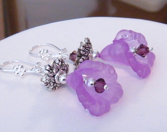 Boucles d’oreilles Purple Flower Drop, Boucles d’oreilles fleuries, Boucles d’oreilles pendantes, Boucles d’oreilles Flower Art Nouveau, Boucles d’oreilles Calla Lily, Boucles d’oreilles Florales Violettes