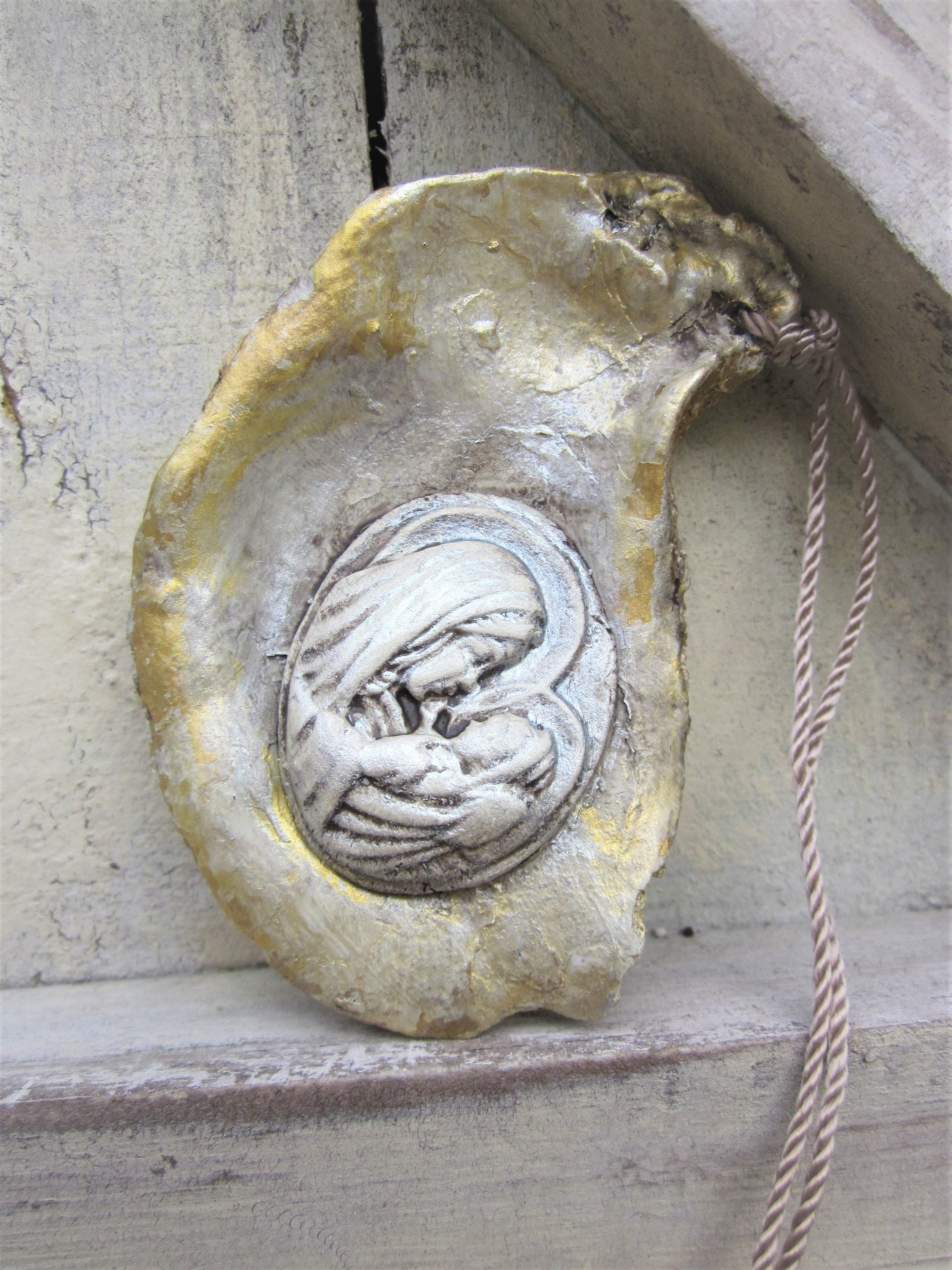 Painted Oyster shell ornamentnativity oysterreligious Etsy