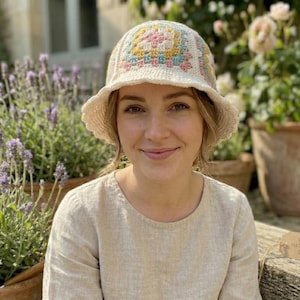 Retro Bloom Granny Stitch Bucket Hat Crochet Pattern | Scalloped Brim Sun Hat (PDF Download)
