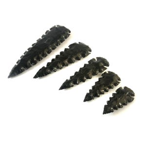 Hand Knapped Black Obsidian Arrowheads: Handmade Gemstone Carving