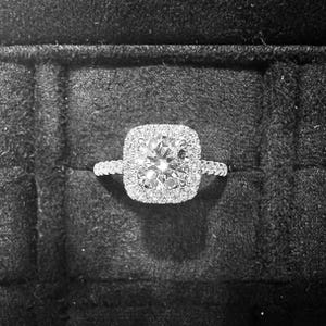 Lab Grown Diamond Ring of round cut design with 18k White Gold Ring, IGI certified diamond