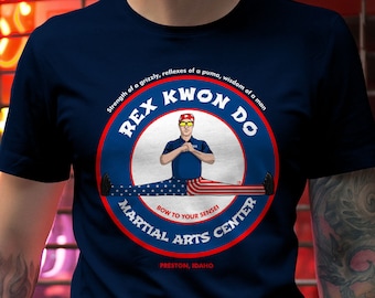 Camiseta del centro de artes marciales "Inclínate ante tu sensei" (talla para hombre, unisex y mujer)