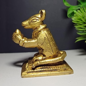 Brass Mouse Rat Good Luck Statue – Mini Figurine Holding Laddoo, Ganesha Mouse Decor, Collectible Brass Animal Sculpture, Desk Ornament Gift
