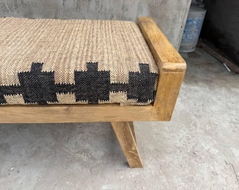 Panchina Kilim fatta a mano, panca in legno per ingresso, panca imbottita con motivo tribale nero, arredamento boho per la casa